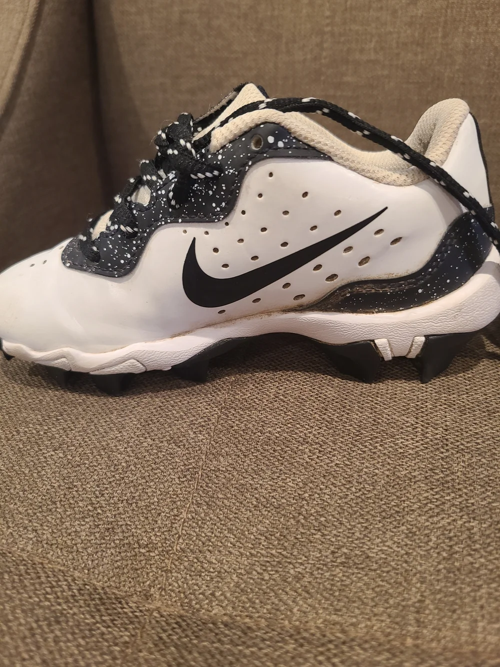 Nike Alpha Huarache 4 Keystone GS baseball cleats in white & black splatter  11C